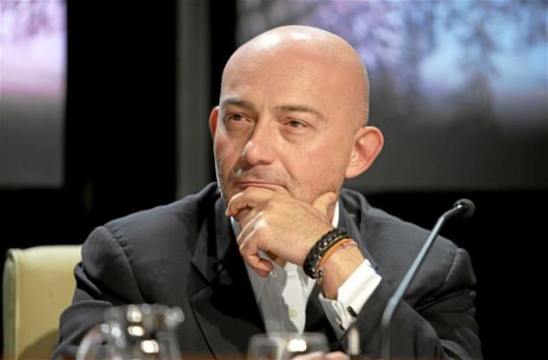 <p>6 Ferit Şahenk Doğuş Holding 2.100</p>

<p> </p>
