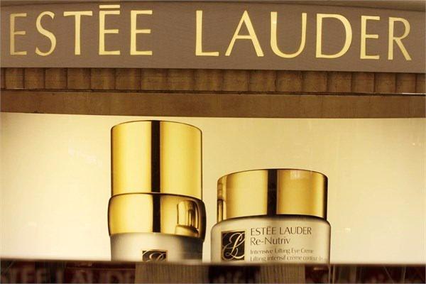 <p><strong>3- Estée Lauder</strong><br />
Amerikalı Estée Lauder firması 10.969 milyar dolar satış geliri kazandı.</p>
