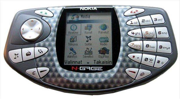 <p><strong>Nokia N-Gage – 2003</strong><br />
<br />
Game Boy’a Nokia’nın yanıtı. Birkaç ödül de aldı ancak zaman içinde Nokia oyundan çekildi.</p>

<p> </p>

<p> </p>
