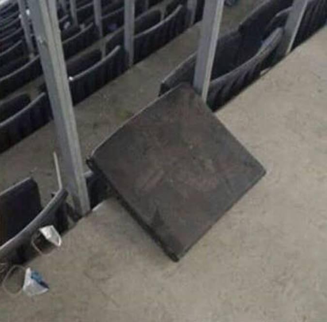 <p>Galatasaraylı taraftarlar büyük güvenlik önlemleriyle stadyuma giriş yaptı.</p>