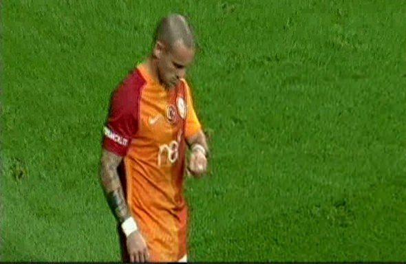 <p>Sneijder'in o anlara kameraya böyle yansıdı.</p>
