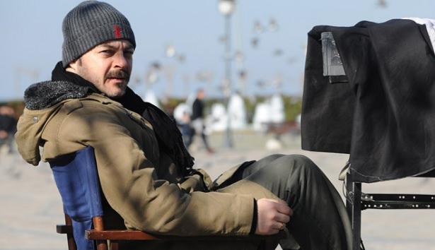 <p><strong>Murat Şeker</strong></p>
<p>Dağlıca'da şehit haberleri... Off Allah'ım offf. Bir gün yüzümüz gülmeyecek mi?</p>