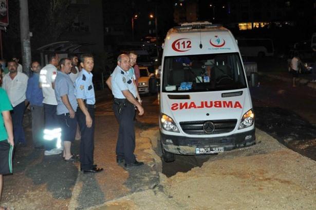 <p>İzmir</p>
<p>Şiddetli yağış İzmir'de de etkili oldu. Yağmura hazırlıksız yakalananlar zor anlar yaşadı.</p>
