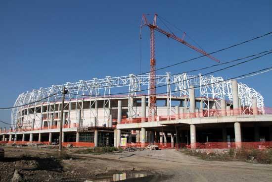 <p>Samsun’da yapımı devam eden 33 bin 919 kişilik son teknoloji ürünü akıllı stadın gelecek sezona hazır olacağı bildirildi.</p>
