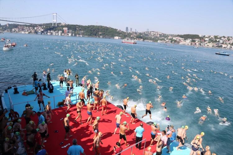 <p>Bu yıl yarışma adeta bir Birleşmiş Milletler toplu yüzüşüne dönüştü. </p>

