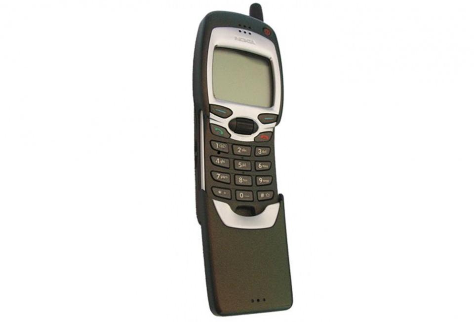 <p><strong>Nokia 7110- 1999</strong><br />
<br />
WAP tarayıcısı olan ilk cep telefonu.</p>

<p> </p>

<p> </p>
