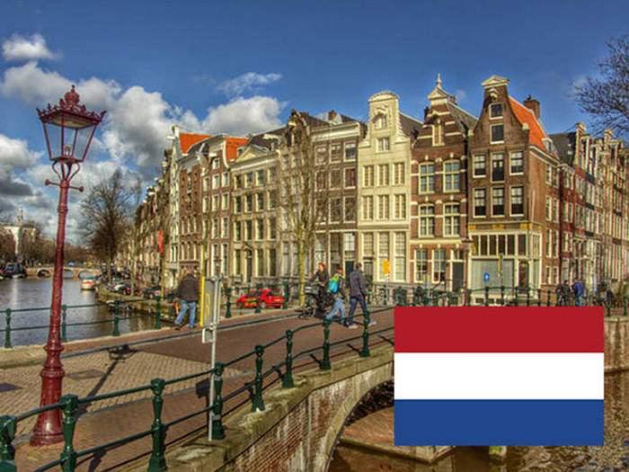 <p><strong>Hollanda</strong><br />
​39,1 saat</p>
