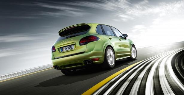 <p>2015 Cayenne GTS’in kaputunun altında 3.6 litrelik twin turbo bir V6 motor yatıyor. 440 HP güç üreten bu motor 600 Nm tork değerine sahip.</p>
<p> </p>