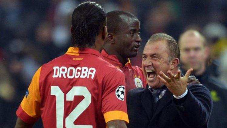 <p><strong>DROGBA'NIN BOMBA TERİM ANISI!</strong></p>

<p>Didier Drogba: "Real Madrid ile ilk maçı 3-0 kaybetmiştik ve rövanş İstanbul’daydı. Ancak turdan umudumuzu kesmemiştik. İlk yarıyı 1-0 yenik kapattık ve devre arasında Fatih Terim beni oyundan çıkarmak istedi..."</p>
