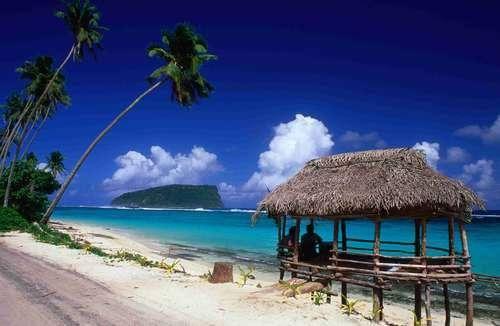 <p><strong>Samoa</strong><br />
<br />
Bugün Samoa’nın ihtiyaç halinde bile kullanılabilecek bir ordusu yok. Bunun yerine ülke savaş zamanında korunma ve savunma için dünyanın diğer yerlerindeki dostlarına güvenmek zorunda.</p>
