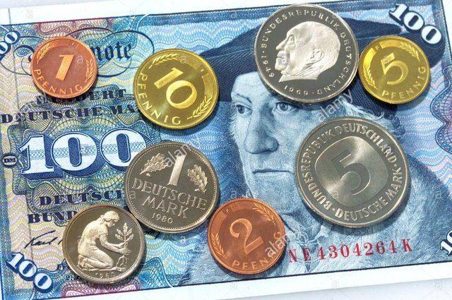<p>PwC’nin ülkelerin 2030 yılındaki satın alma gücü paritesi tahminlerini içeren raporunda, ülkelerin 2016 yılındaki sıralamalarının değişmesinin birçok nedeni bulunuyor. Son yıllarda dünya ekonomisinde güç dengelerinin değişmesi ise, hiç kuşkusuz bunlardan en öne çıkanı. İkinci Dünya Savaşı sonrasında kurulan yeni ekonomik dünya düzeninde, üretim ve tüketim ağırlıklı olarak Batı dünyasında gerçekleşiyordu.</p>