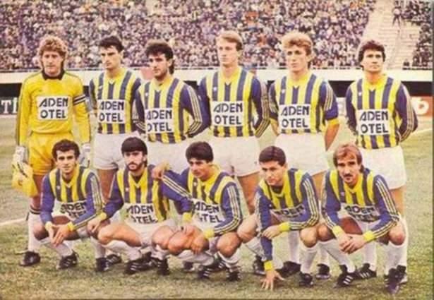 <p>“103 gollü şampiyonluğun final maçı” 18 Mart 1989'da F.Bahçe’nin 103 golle şampiyon olduğu sezonun kilometre taşı maçlarından biri. F.Bahçe, ligin final maçında, 3 yıldır mağlup edemediği Beşiktaş’ı 2-1 yeniyordu.</p>