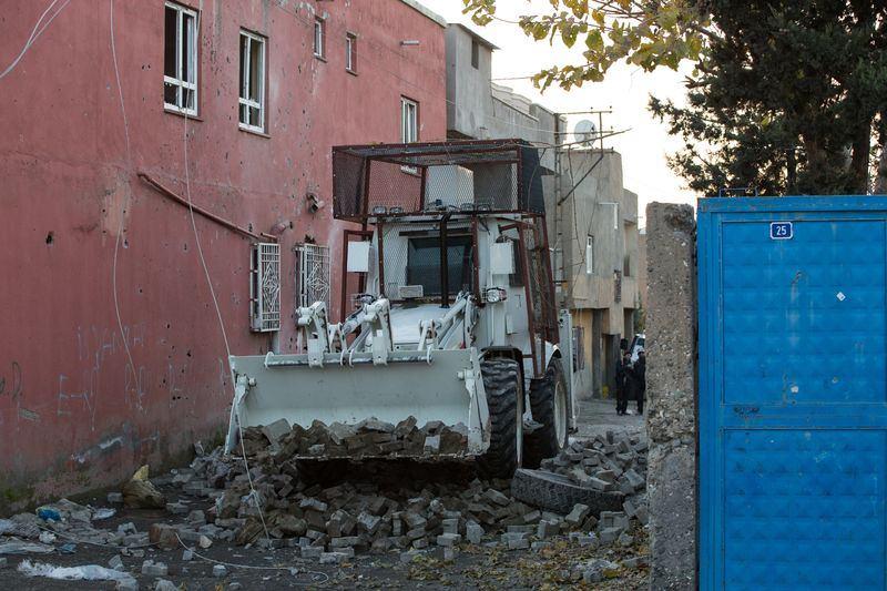 <p>Cizre'deki operasyonda şehit olan Jandarma Uzman Çavuş Serkan Has için Şırnak'taki 23. Sınır Tümen Komutanlığında tören düzenlenecek. Törenin ardından şehidin naaşı memleketine uğurlanacak.</p>