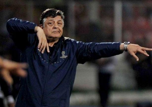 <p>Yılmaz Vural</p>
<p>Ama malesef benim akılsız oğlum Marvin 54. dakikada ne güzel rakip sana basmış tokadı. Ne cevap veriyorsun be kardeşim!</p>