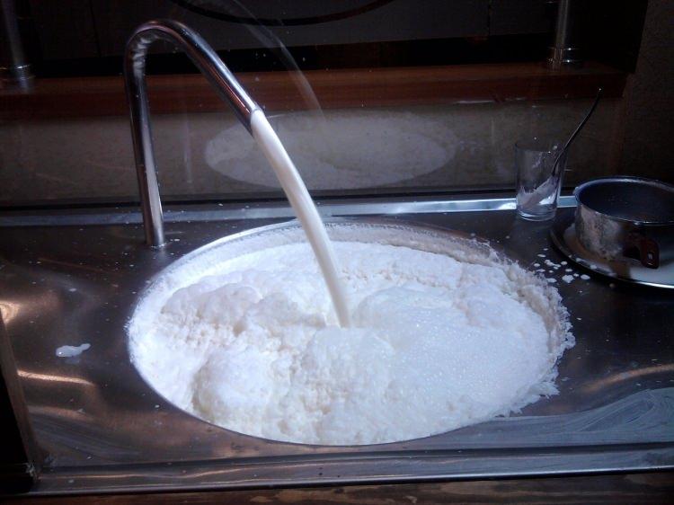 <p>Bu sayede bu içecek daha da şifalı hale gelecektir ve kişniş ile karabiber faydalarından da yararlanmış olacaksınız.</p>
