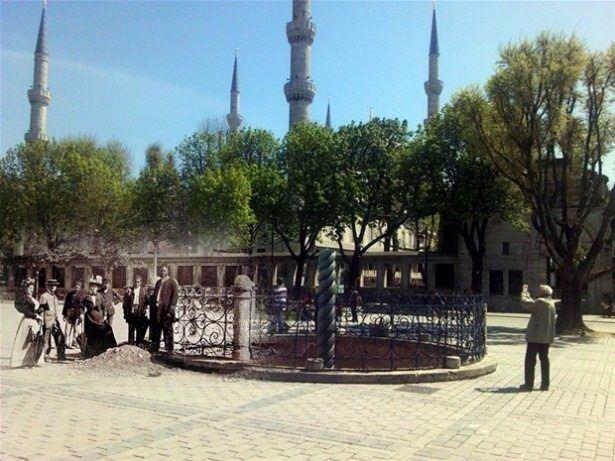 <p>Sultanahmet Meydanı'na yüz yıl önce gelen turistler</p>
