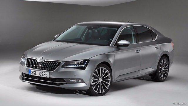 <p><strong>SKODA SUPERB </strong><br />
Skoda'nın prestij modeli 28 mm daha uzun olarak üretilen Super B yeni sezona hazır.</p>
