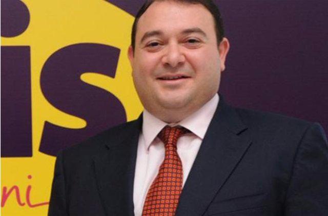 <p><strong>DEMİR SABANCI</strong><br />
Serveti: 650 milyon dolar<br />
Servet kaynağı: Sabancı Holding<br />
Doğum Yeri:  Adana</p>
