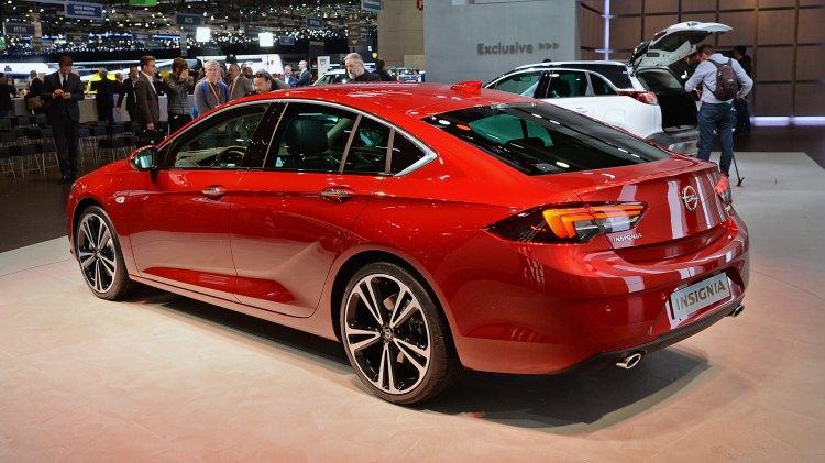 <p>Opel Insignia</p>
