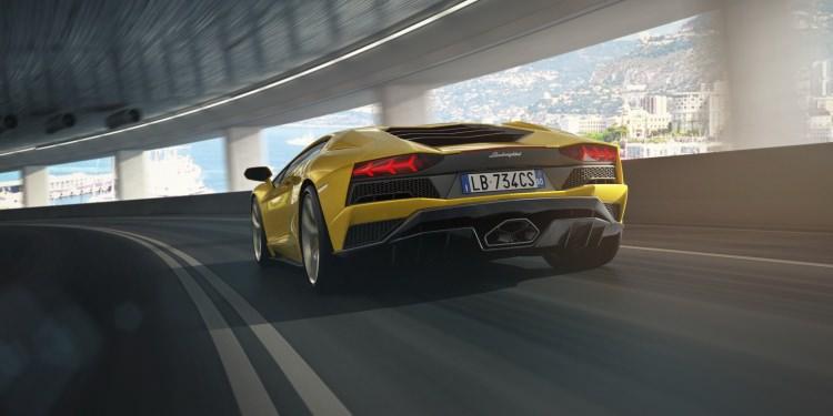 <p>Lamborghini Aventador S</p>
