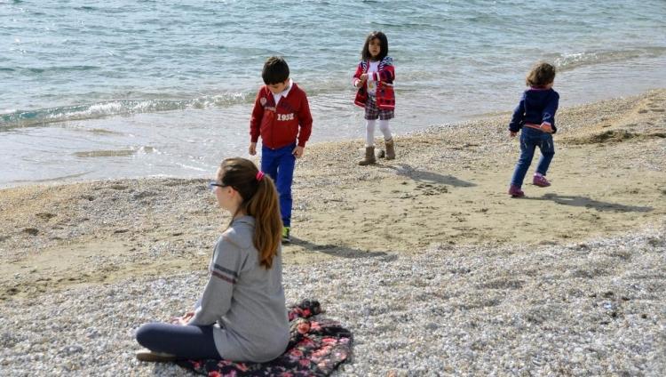 <p> Zira, kalp damar hastalıklarından ölümlerin Türkiye'deki ölümler arasında ilk sırada yer aldığı göz önüne alınırsa özellikle bu hastalıklara sahip kişilerin yaz aylarında daha dikkatli olmaları gerekiyor. </p>
