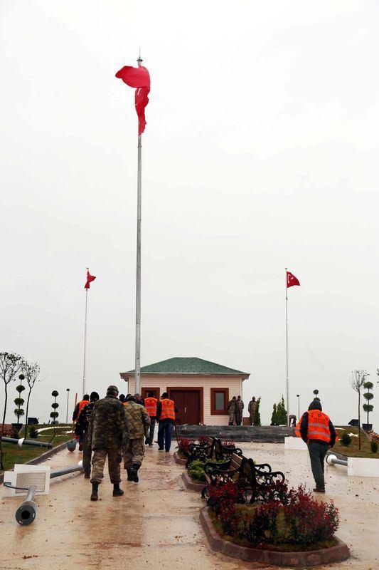 <p>Bu arada, Güvenç’e ziyareti sırasında Büyükşehir Belediyesi Genel Sekreter Yardımcısı Emin Özçınar eşlik etti.</p>

<p> </p>
