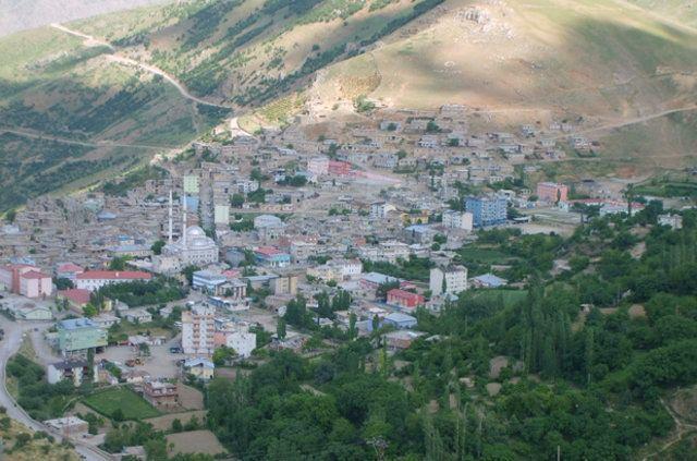 <p><strong>Siirt</strong></p>

<p>2015 nüfusu: 320.351 kişi.</p>

<p>2016 nüfusu: 322.664 kişi.</p>

<p>Değişim(%): 0,72</p>
