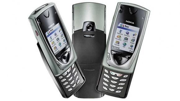 <p>NOKIA 7650</p>

<p>Nokia'nın bu modelden sonra uzun süre kullandığı Symbian OS 6.1 işletim sistemini kullanan üründe, o dönem görmeye alışık olmadığımız netlikte bir ekran kullanıldı.<br />
176 x 208 piksel çözünürlüğünde TFT LCD ekran kullanan Nokia 7650, Nokia N70'e kadar uzanan dönemdeki bazı kriterleri belirleyen telefon oldu.<br />
Bluetooth, Kızılötesi, kızaklı yapısı, kızağı açınca kamera lensini açması, entegre kamerası, renkli ekranı ve zamanına göre hızlı ve güçlü donanımı cihazı hemen öne çıkardı.<br />
Cihazın hafızası artırılamıyordu ve sadece 4 MB idi. 104 MHz hızında çalışan ARM 9 işlemcisiyle de diğer cihazlara göre rahat çalışan bir yapısı vardı.</p>

<p> </p>
