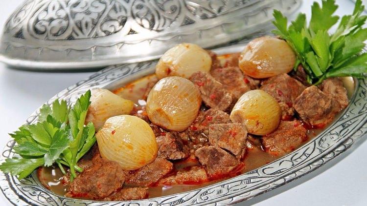 <p>Osmanlı saray mutfağında, padişah ve özel misafirler için Bayram da özel sofralar hazırlanırmış.</p>
