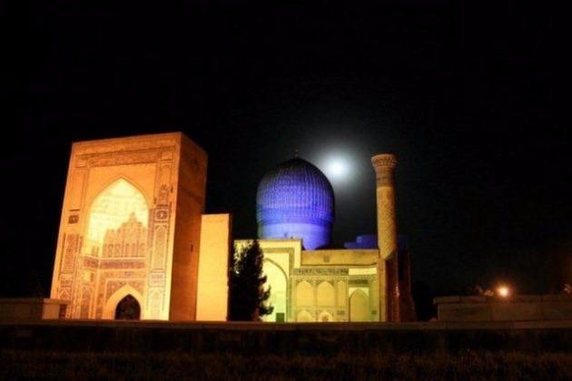 <p>Emir Timur Camii-Özbekistan</p>

<p> </p>
