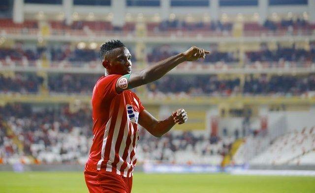 <p>SAMUEL ETO'O | Antalyaspor | Yıllık ücret: 12.000.000 TL</p>
