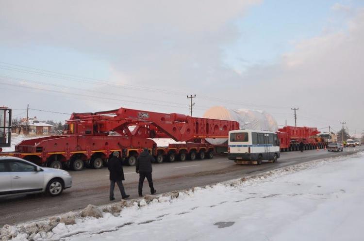 <p>Aracın gece saatlerinde Kılıçlar köyündeki doğalgaz çevrim santraline ulaşması bekleniyor.</p>
