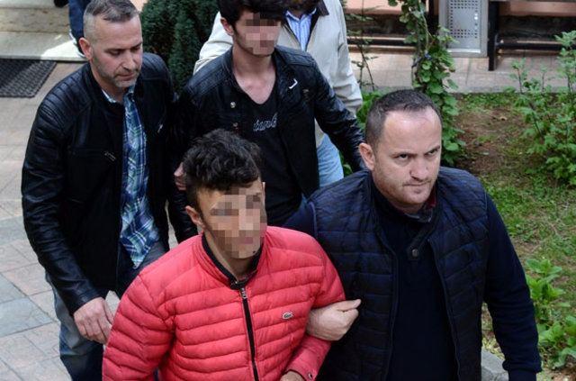 <p>Polis ağabeyler yüzümün gülmesini söyledi. 'Sen Vatan haini değilsin dediler. Ben de gülerek çıktım. Ben orada Türk futboluna güldüm.</p>
<p> </p>