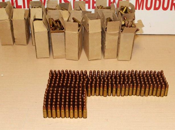 <p>Trakya Gümrük ve Ticaret Bölge Müdürlüğünden yapılan yazılı açıklamaya  göre, gümrük muhafaza ekipleri, Türkiye'ye giriş için gümrük sahasına gelen  Bulgar plakalı bir aracı risk kriterleri kapsamında x-ray taramasına sevk etti. </p>

<p> </p>
