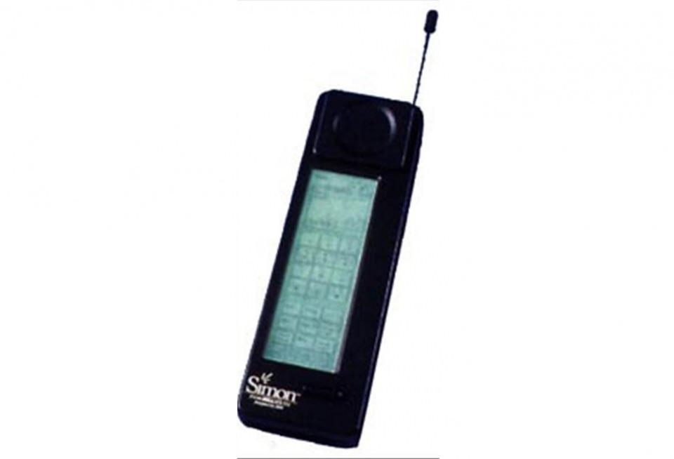 <p><strong>IBM Simon – 1993</strong><br />
<br />
İlk PDA/telefon kombinasyonu denemesi.</p>

<p> </p>

<p> </p>
