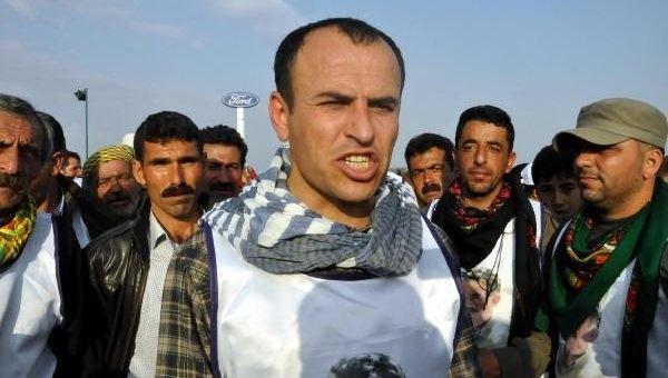 <p>Ocak 2014’te yaptığı açıklamada “Zindandaki arkadaşlarımız özgür kalıncaya kadar biz bütün gerillalarımızla kucaklaşmayana kadar, önder Apo özgür olana kadar direneceğiz”</p>

<p> </p>
