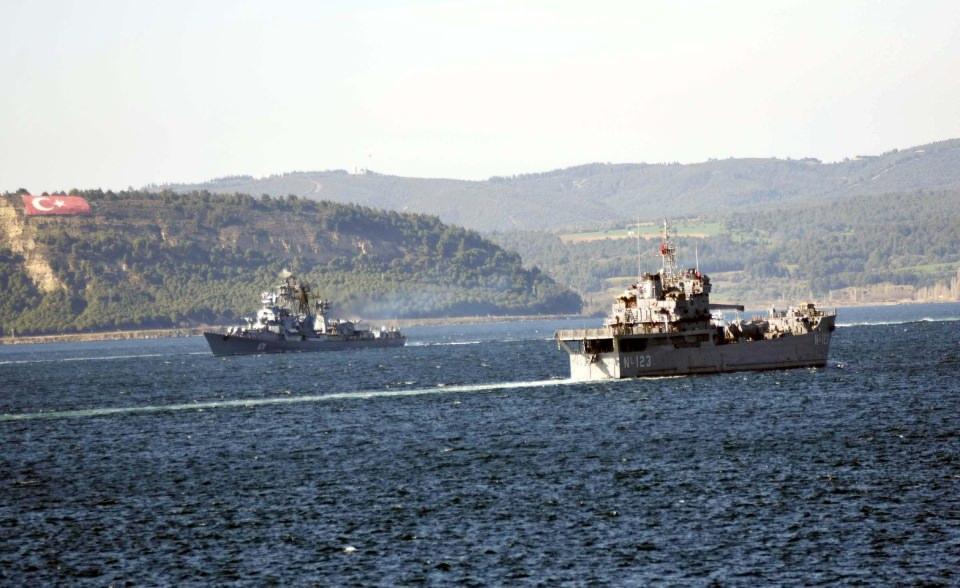 <p>Çanakkale Boğazı'nda, Rus Donanması'na ait Smetlivy ile TCG Sarucabey isimli Türk çıkarma gemisi aynı anda karşılıklı geçiş yaptı.</p>

<p> </p>
