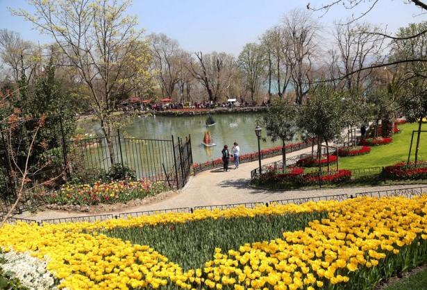 <div>İstanbul B&uuml;y&uuml;kşehir Belediye Başkanı Kadir Topbaş, laleyi anavatanı İstanbul'a geri getirdiklerini belirterek, "500 bin lale ile başladığımız dikimi, bu yıl 30 milyona &ccedil;ıkardık" dedi.</div>

<div>&nbsp;</div>
