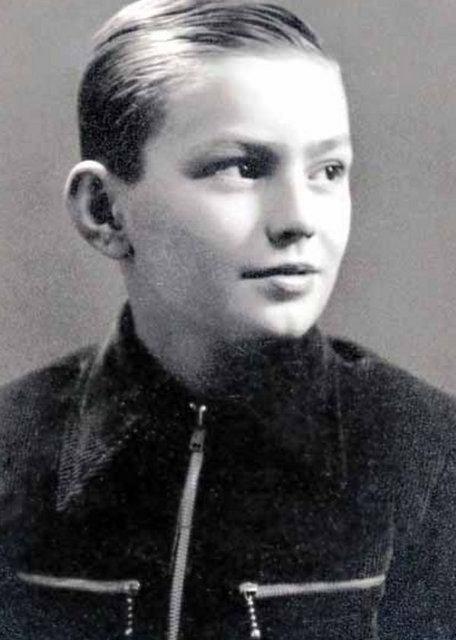 <p>Ediz Hun</p>
