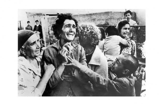 <p>1964 Donald McCullinRumlar tarafından öldürülen kocası için gözyaşı döken Kıbrıslı bir Türk kadının acısı McCullin'e Pulitzer kazandırdı. <br />
 </p>
