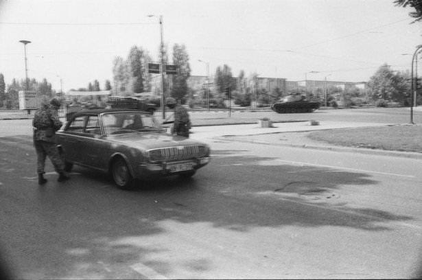 <p>12 Eylül 1980 sabahı sokağa çıkma yasağı ilan edildi.</p>
