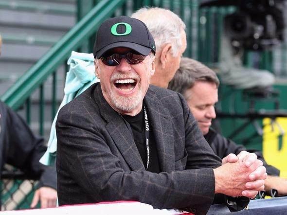 <p>Phil Knight <br />
<br />
Net varlığı: 25 milyar dolar <br />
<br />
Yaş: 78 <br />
<br />
Ülkesi: ABD <br />
<br />
Endüstri: Perakende <br />
<br />
Şirket ismi: Nike</p>
