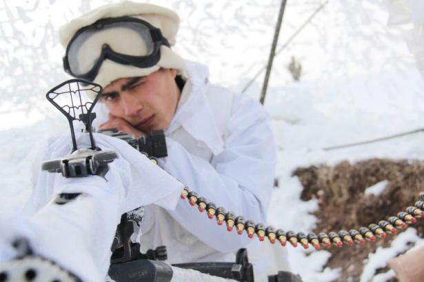 <p>Türk Silahlı Kuvvetleri (TSK) tarafından, Kars'ta düzenlenen "Kış-2015 Atışlı Arazi Tatbikatı" başarılı bir şekilde gerçekleştirildi.</p>
<p> </p>
<p> </p>