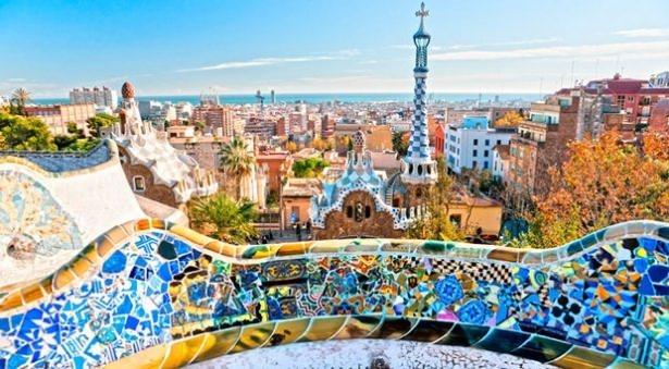 <p>Tarihi eserleri, uzun plajları ve sahip olduğu sanat eserleri ile bilinen Barcelona (İspanya), ziyaret edilmesi gereken şehirler listesine 8'inci sıradan dahil oldu.</p>

<p> </p>
