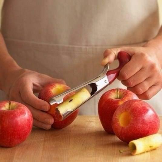 <p>Elma Çekirdeği Ayırıcı</p>
<p>İstemediğiniz çekirdekleri ayırmaya yarayan bu alet ile çocuklarınıza hiç endişe duymadan elmayı bütün olarak verebilirsiniz. Elmalı tartlar için muhteşem bir alet.</p>