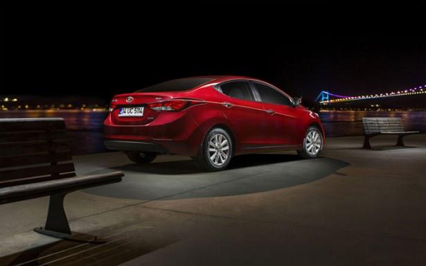 <p><strong>Hyundai faizi sıfırladı</strong><br />
Hyundai, avantajlı satış koşullarına tüm hızıyla devam ediyor. A segmentinin popüler modeli Yeni i10, 15.000 TL peşinat, 15 ay vade ve 0 faiz seçeneğiyle satışa sunulurken i20 modeli ise benzinli veya dizel fark etmeksizin 20 bin TL, 20 ay vade yüzde 0 faizle alıcılarını bekliyor.</p>