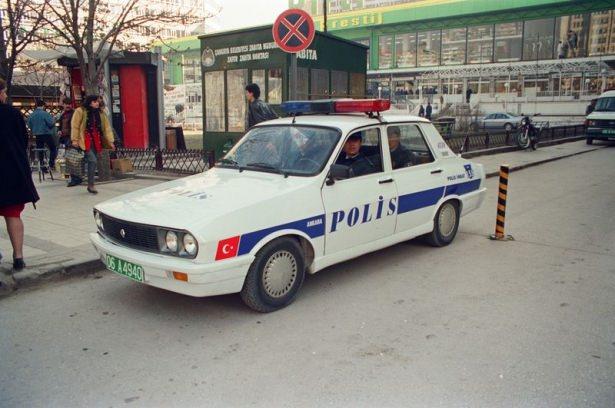 <p>14 Şubat 1995'te Ankara Emniyet M&uuml;d&uuml;rl&uuml;ğ&uuml; tarafından alınan yeni polis ara&ccedil;ları...</p>
