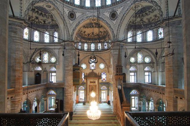 <p>Hekimoğlu Ali Paşa Camisi</p>

<p> </p>
