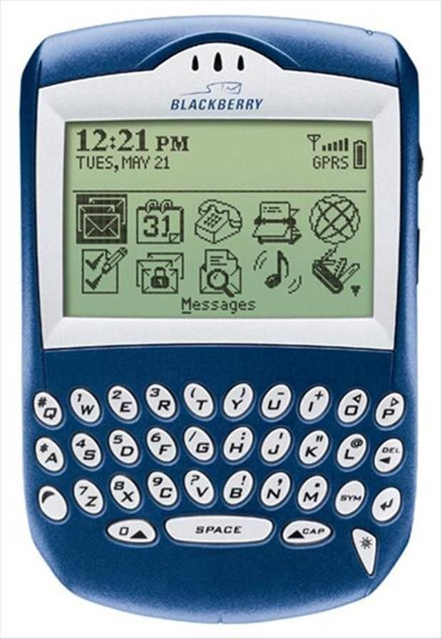 <p><strong>Blackberry Quark 6210 – 2003</strong><br />
<br />
Research In Motion firmasının ilk telefon-PDA entegrasyonu.</p>

<p> </p>

<p> </p>
