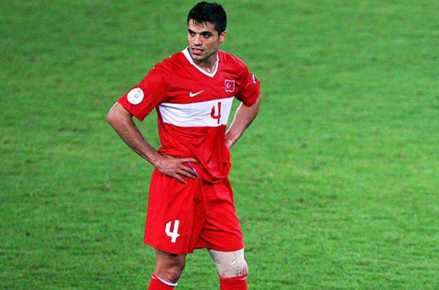 <p>Galatasaray'da iki kez lig şampiyonu olan Zan, yaşadığı sakatlıklar nedeniyle bir türlü istikrar sağlayamadı.</p>
<p> </p>